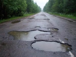 В Калязинском районе ДРСУ заплатит штраф в несколько миллионов рублей за невыполненный ремонт дороги