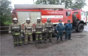 Пожарные в Селижарово спасли из горящего дома пятерых человек