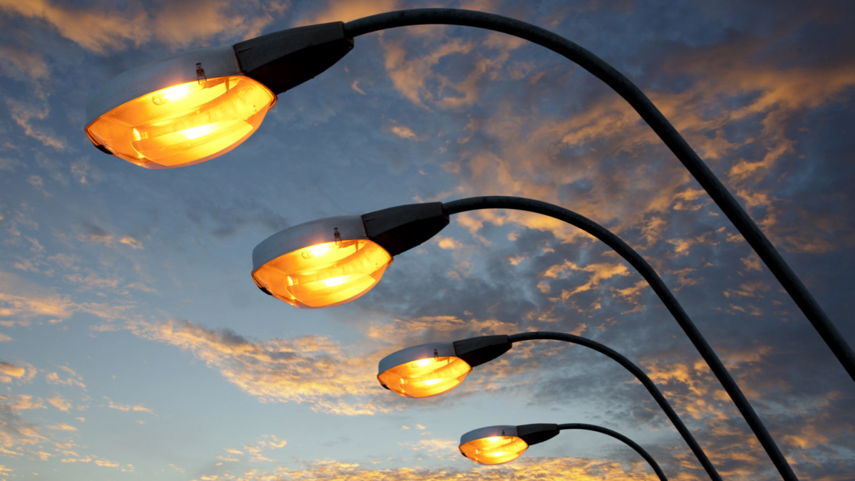 Жители Западной Двины собрали средства на новые светильники для улиц города