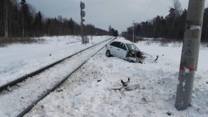 В Тверской области водитель «Гранты» врезался в поезд