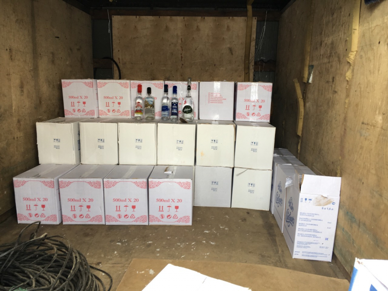 В Нелидово полицейские обнаружили склад с поддельным алкоголем