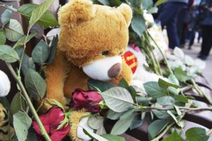 Игрушки, принесённые тверичанами в память о погибших в Кемерово, перевезут на кладбище