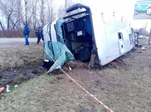 Водитель автобуса, перевернувшегося в Тверской области, взят под стражу