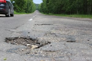 Прокуратура потребовала отремонтировать дорогу в селе в Тверской области