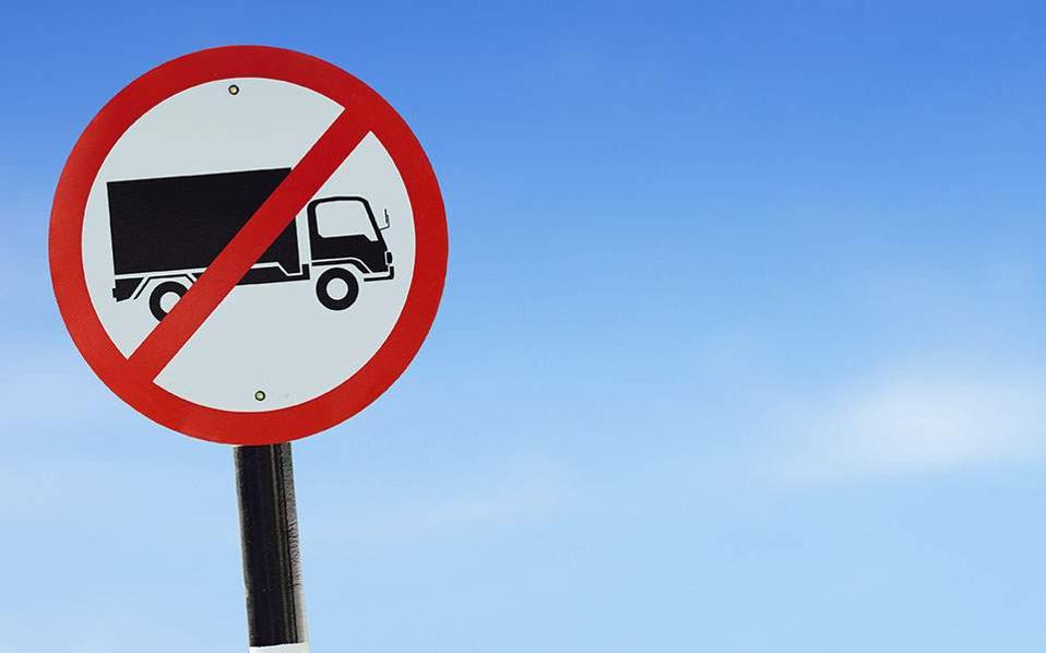 На 35-ти дорогах Тверской области вводится ограничение движения грузовых автомобилей