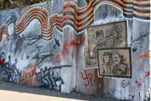 В Твери уличные художники создали масштабное граффити в честь Дня Победы