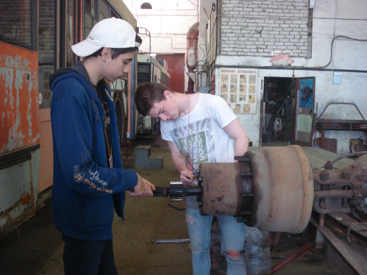 Тверские студенты проходят производственную практику в МУП «ПАТП-1»