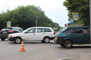 В Твери водителя легковушки госпитализировали после ДТП в Заволжском районе