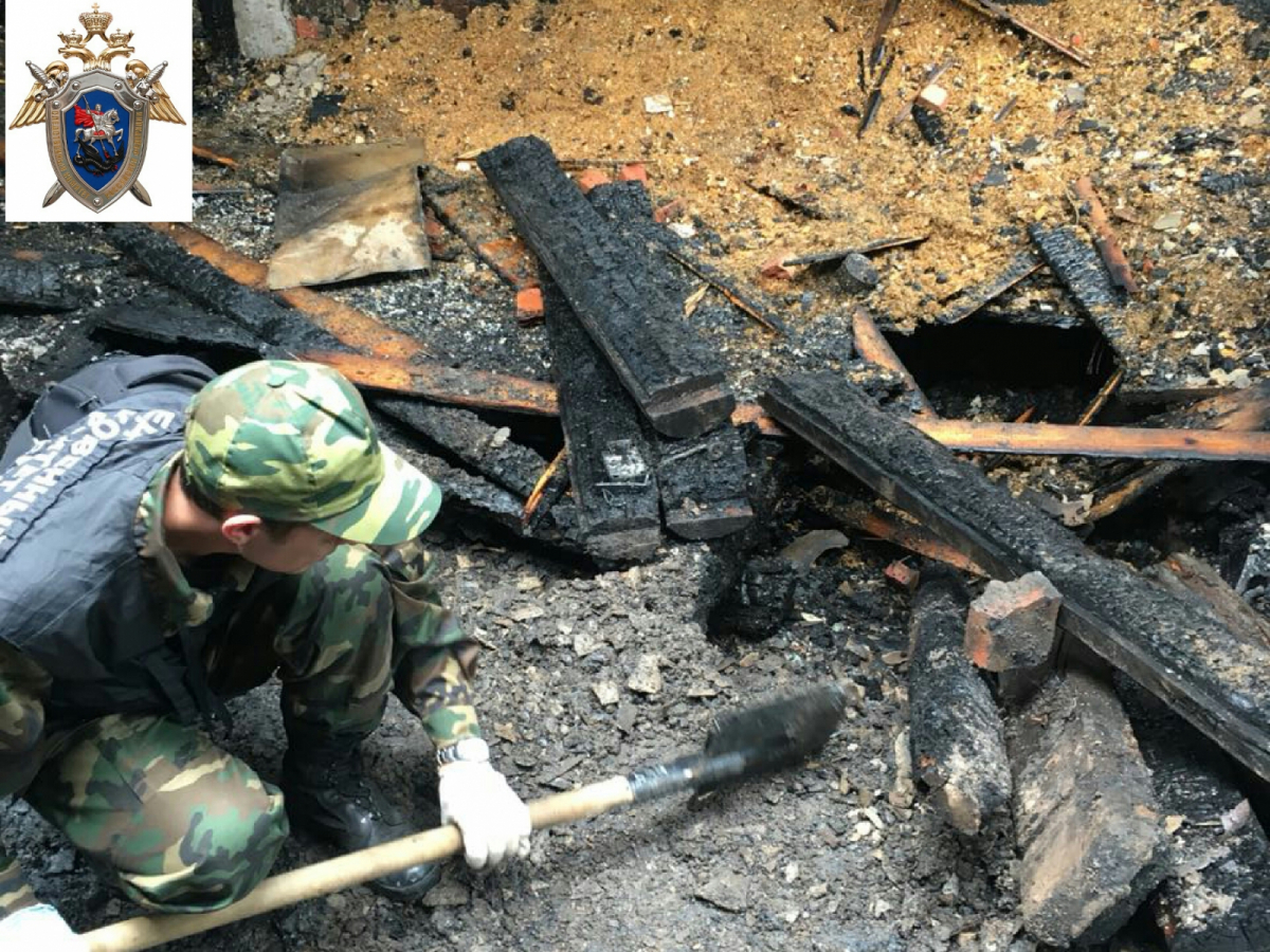 В Твери бездомный пытался сжечь своих приятелей в заброшенном доме