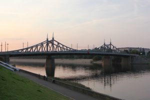 В Твери на выходные закрыли движение по Старому Волжскому мосту
