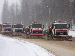 В Твери в усиленном режиме убирают снег