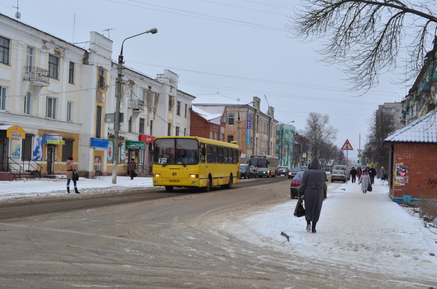 Погода днем в вышнем волочке днем. Тверская область, Вышневолоцкий г.о., Вышний волочёк. Центр города Вышний Волочек 2020. Население города Вышний волочёк Тверской области. Вышний Волочек. Центральная площадь.