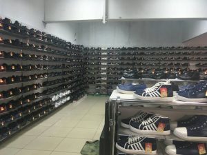Предприниматель из Твери может сесть на два года за продажу поддельной обуви