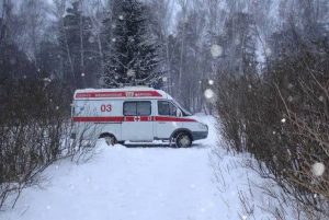 В Тверской области машина скорой помощи не смогла проехать в деревню, поэтому врач дошёл пешком 