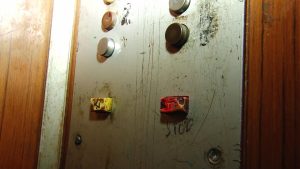 Тверские УК готовятся отключать старые лифты