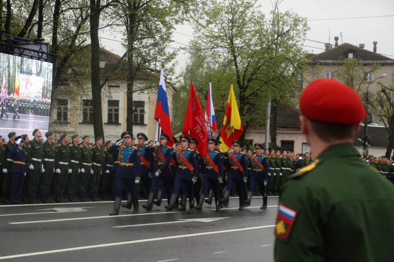 В Твери прошел парад в честь 74-й годовщины Великой Победы
