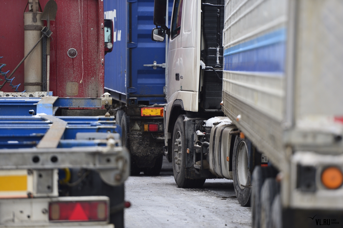 В Тверской области ограничат движение грузовиков по трассам