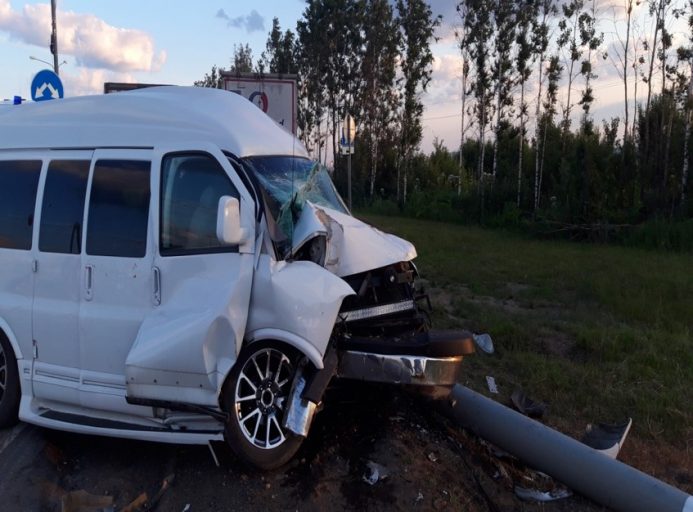 Двое детей, пострадавших в ДТП на трассе М10 в Тверской области, в реанимации
