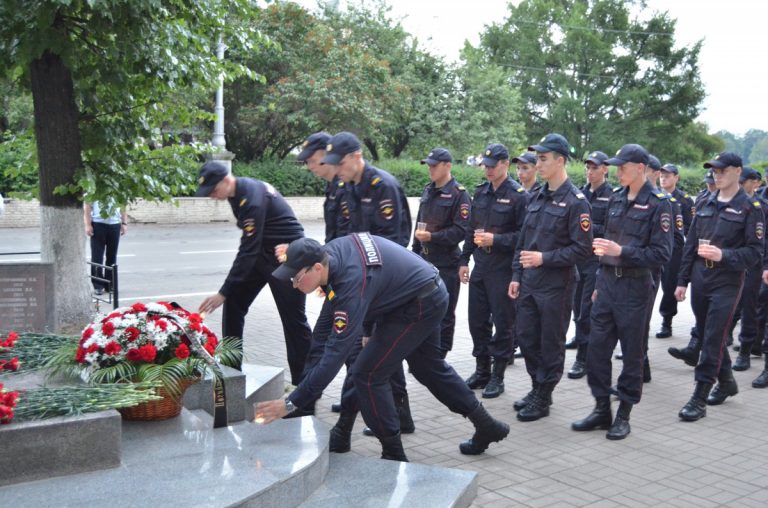 Тверские полицейские зажгли «Свечу памяти»