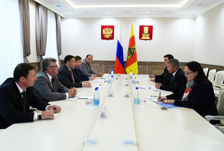 Игорь Руденя провел встречу с чрезвычайным и полномочным послом Кыргызской Республики