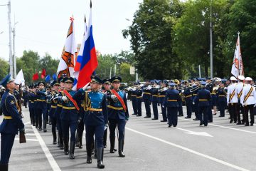 В Твери прошел торжественный выпуск офицеров академии ВКО и суворовского училища