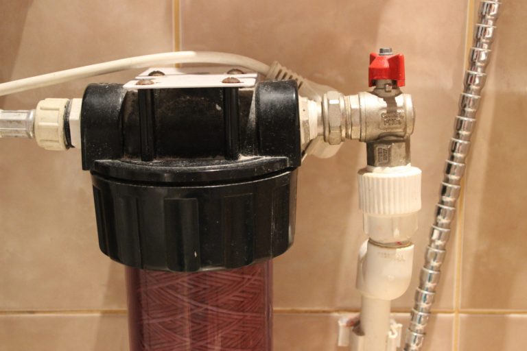 В Тверской области появились мошенники, предлагающие установить фильтры воды в квартирах