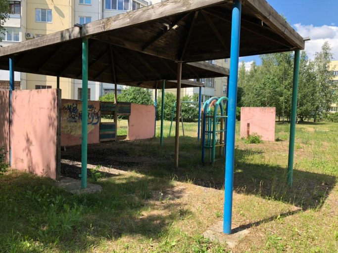 Детские площадки в Твери признали небезопасными