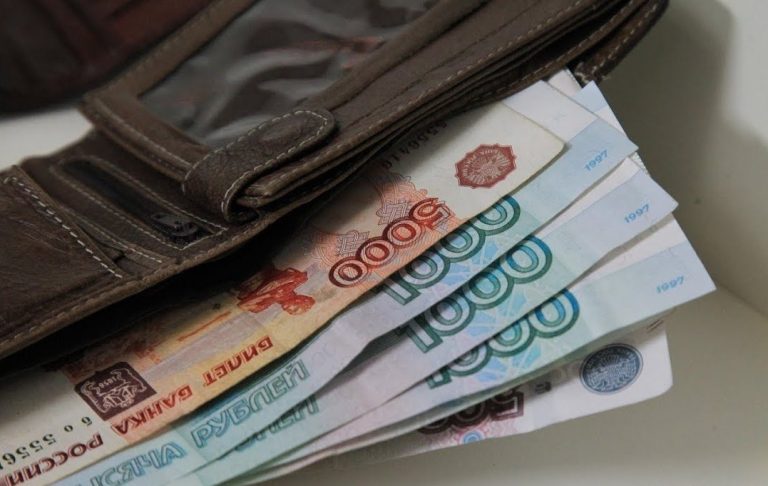 Пенсионерка Тверской области попросила помощи, а в итоге лишилась крупной суммы денег