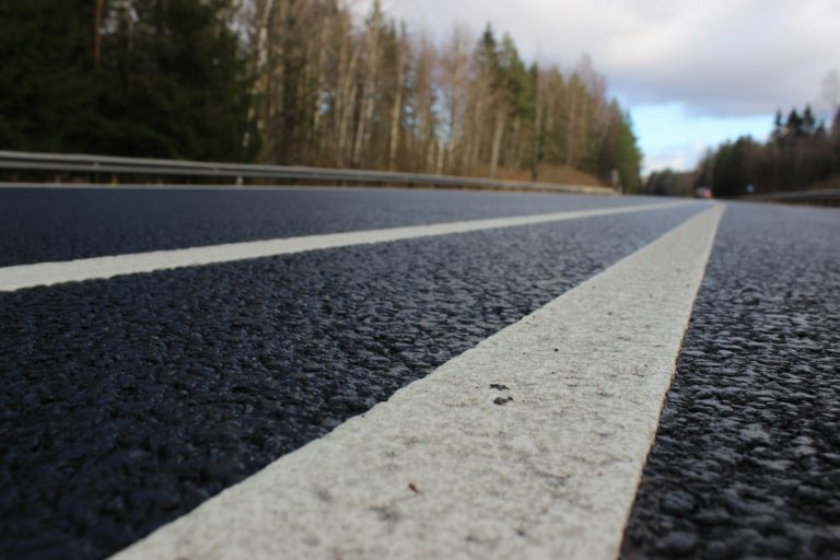 В Тверской области отремонтируют дорогу в Старицком и Калининском районах