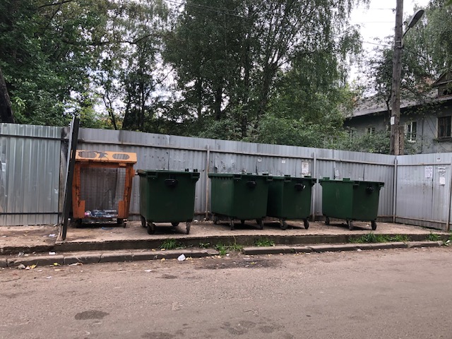 В Тверской области устанавливают новые мусорные контейнеры