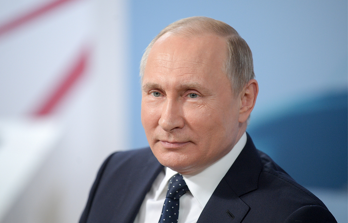 Президент РФ направил поздравление мужчинам Тверской области