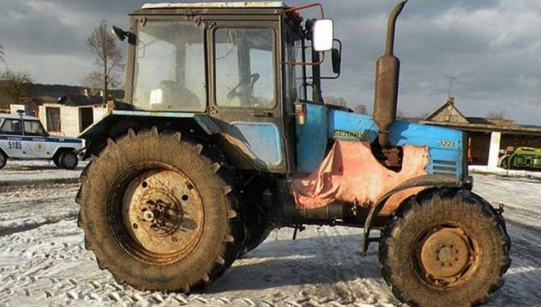 В Тверской области молодой мужчина угнал из колхоза трактор
