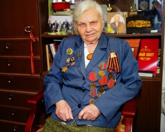Тверской губернатор поздравил ветерана войны с 95-летним юбилеем