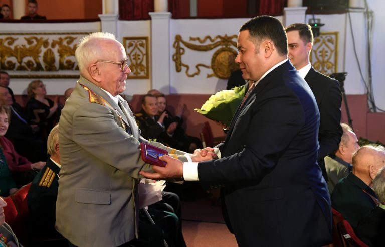 Игорь Руденя вручил награды ветеранам и военнослужащим Тверской области