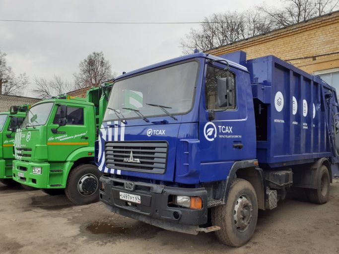 Синие контейнеры для сбора мусора установили в Калининском районе