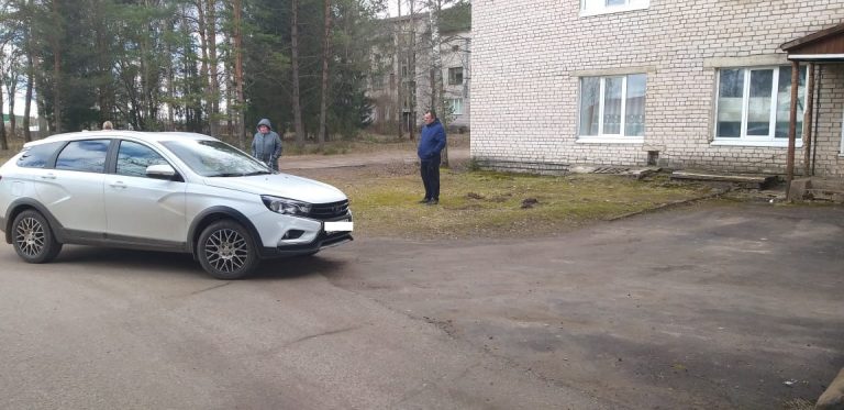 В Тверской области женщина попала под колеса на пороге больницы