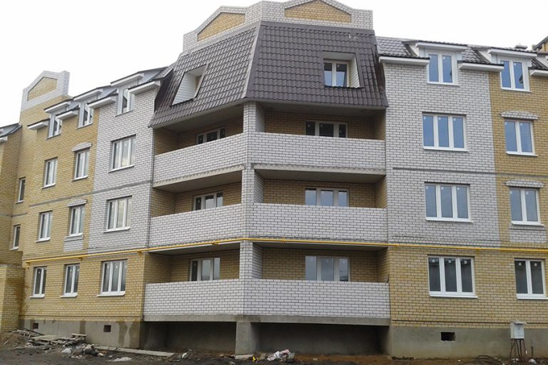 В Твери власти помогут достроить дом на переулке Трудолюбия