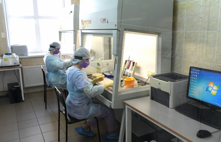 Выпускники Тверского медицинского колледжа помогают в борьбе с коронавирусом
