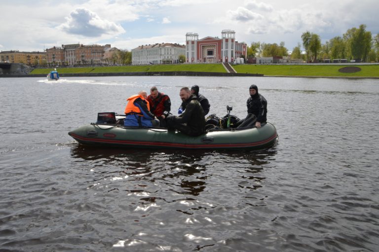 Тверские дайверы в День Волги подняли со дна первый трофей