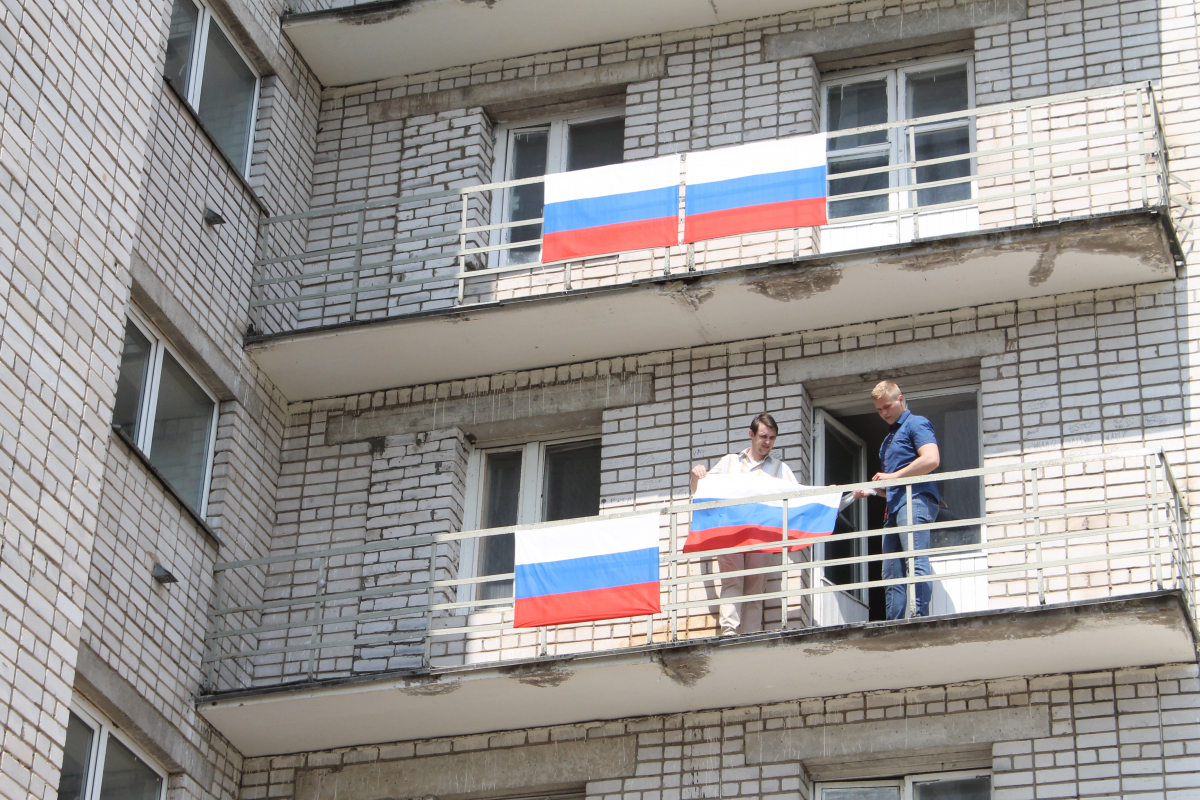 В Твери на общежитиях вузов появились флаги России