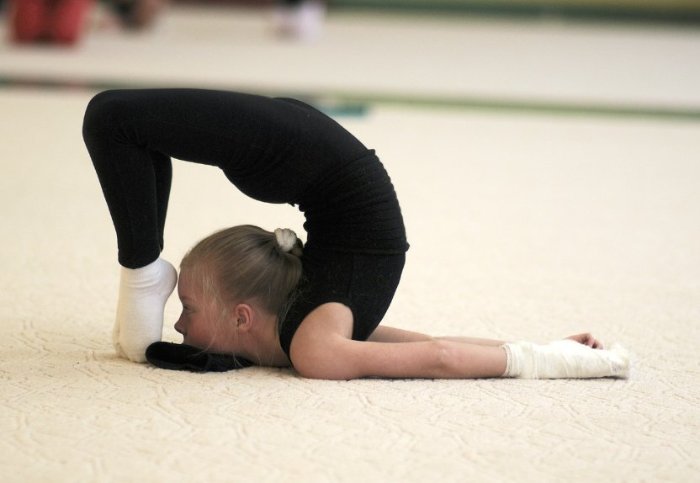 Мастер-класс для тверских семей показала юная гимнастка