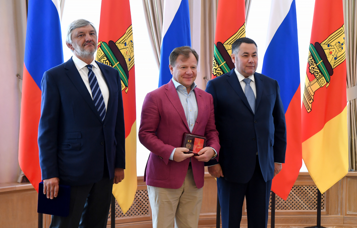 Тверской губернатор наградил Игоря Бутмана и Сергея Попова за помощь в борьбе с коронавирусом