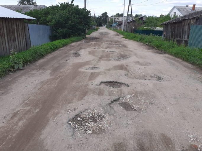 Тверские активисты призвали власти отремонтировать улицу в Вышнем Волочке