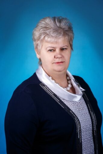 Директор бежецкой школы Наталья Ямщикова призывает всех привиться от COVID-19