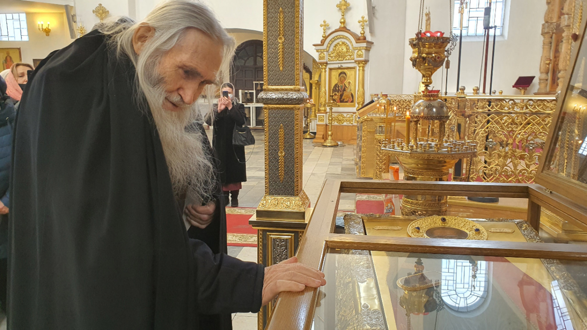 В Тверь приехал известный старец