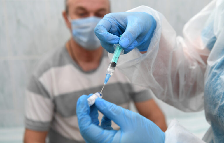 Более ста тысяч жителей Твери и области сделали прививку от  COVID-19