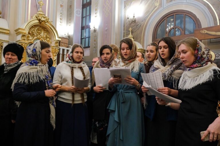 Молодежный хор Тверской епархии приглашает певчих