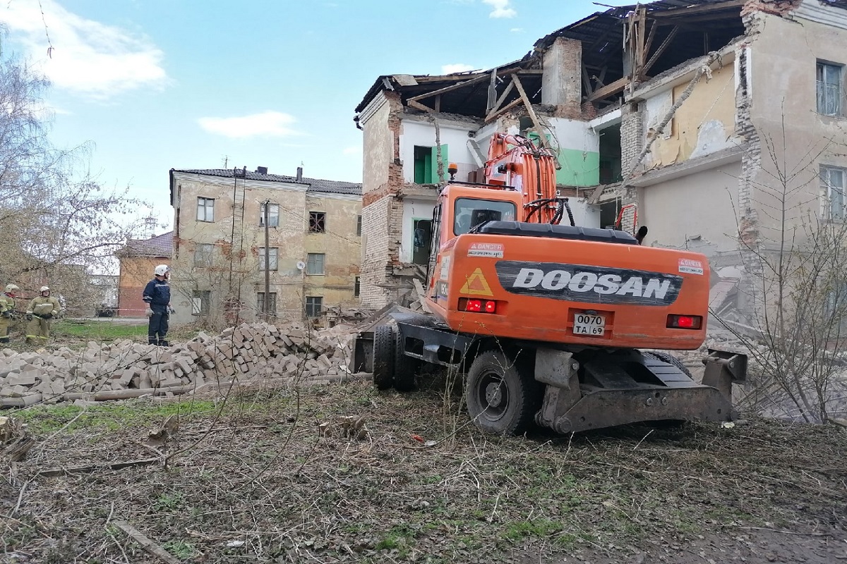 Игорь Руденя проверил поручения по обрушению части здания во Ржеве