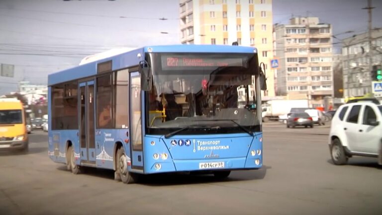 В Твери без предупреждения повысили цены на проезд в синих автобусах