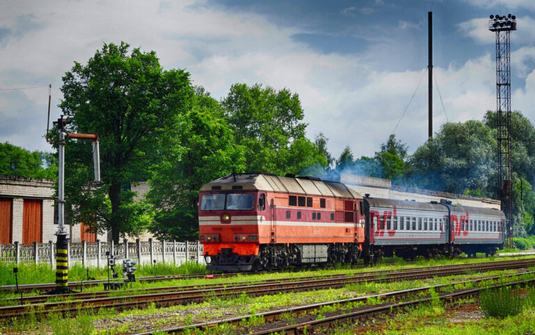 Из-за происшествия на Крымском мосту в Твери происходят сбои в работе поездов